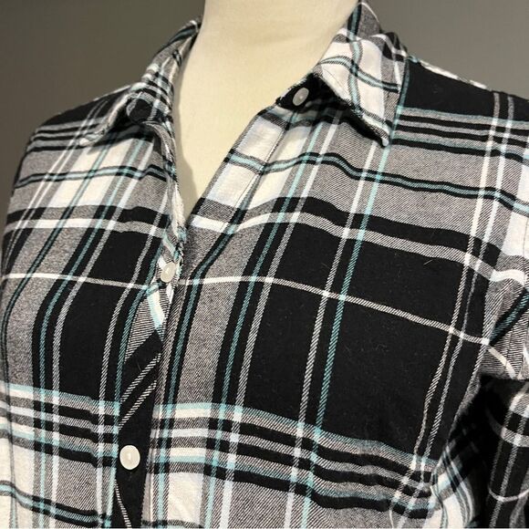 Croft & Barrow plaid button down blouse/ shirt size Medium - Picture 2 of 12
